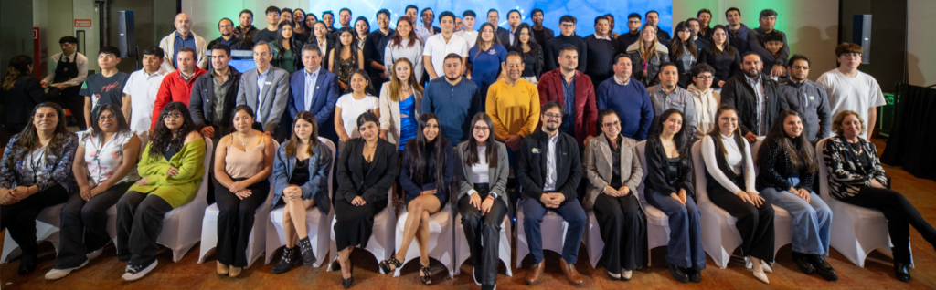 Colaboradores de SQM Litio reciben Becas de Excelencia para su desarrollo profesional