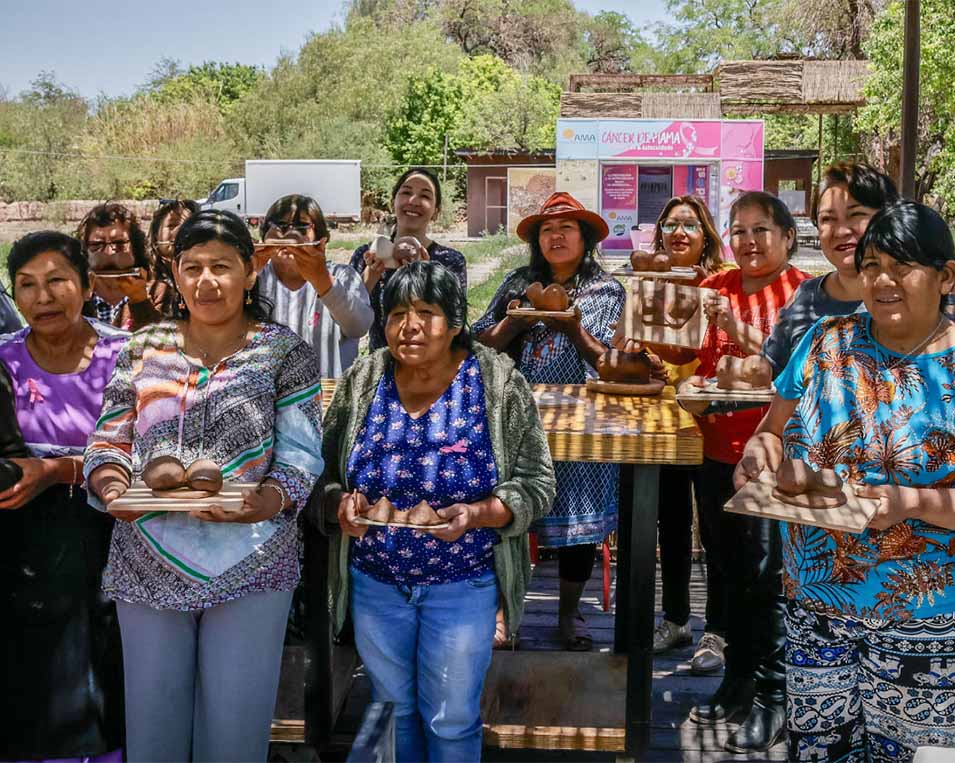 Iniciativa PALPARTE promueve el autocuidado del cáncer de mama a través del arte en Antofagasta